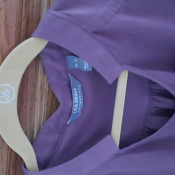 LIKE NEW.  Lisa Rinna Blouse - Picture 2 of 4